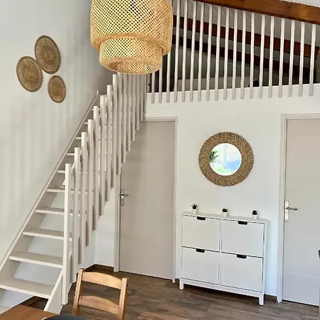Maisonnette Avec Petite Foret Valréas