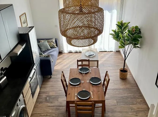 Maisonnette Avec Petite Foret * Valreas