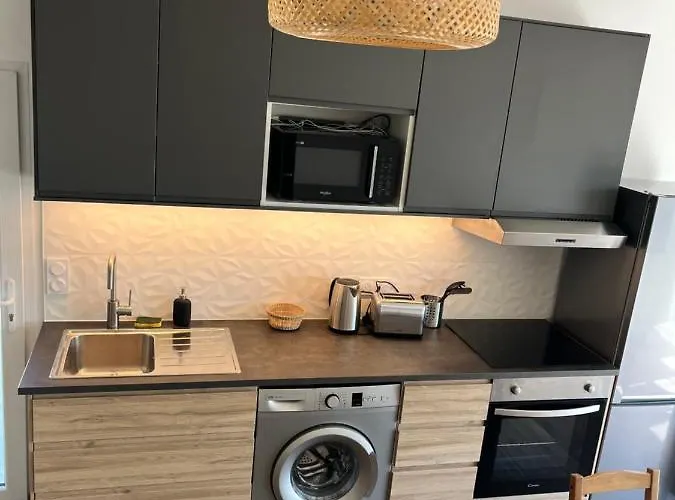 Maisonnette Avec Petite Foret * Valreas