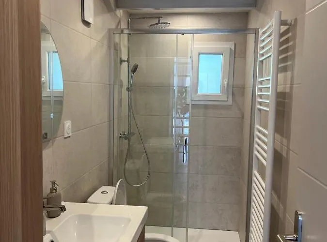 Maisonnette Avec Petite Foret Holiday home