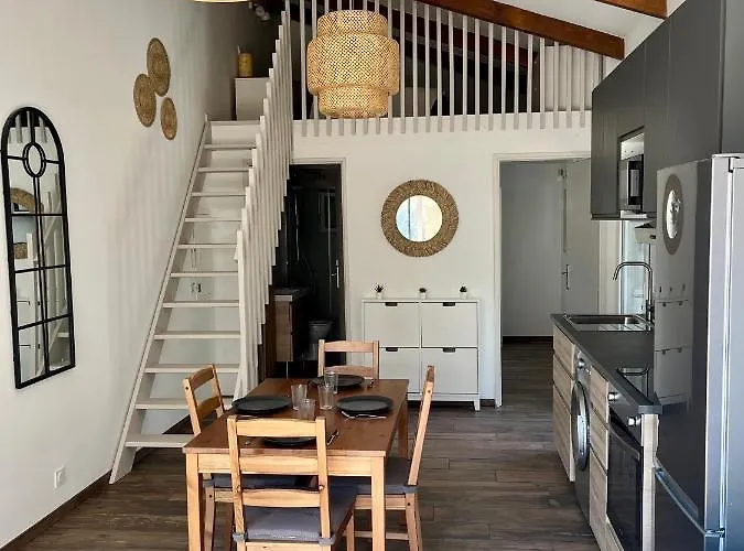 Maisonnette Avec Petite Foret Holiday home *