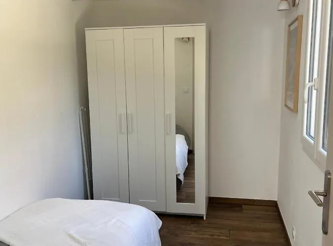 Maisonnette Avec Petite Foret * Valreas