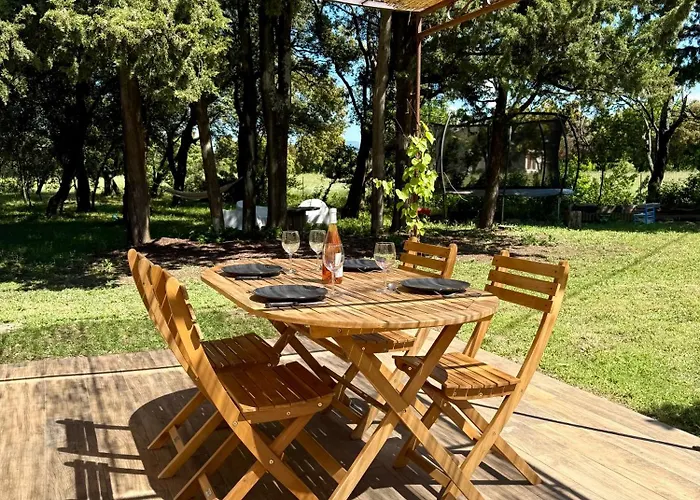 Maisonnette Avec Petite Foret Valreas